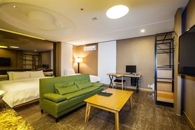 Lifestyle L Hotel