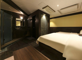 Hotel Signature