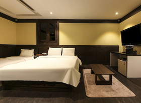 Hotel Signature