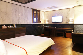 Hotel Signature