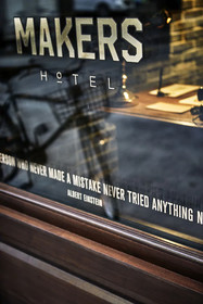 Jongno MakersXeppeuda Hotel
