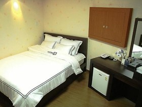 Motel B