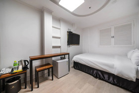 Must Stay Hotel