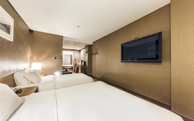 Nokbeon Hotel Galley