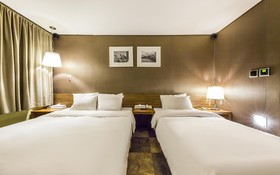 Nokbeon Hotel Galley