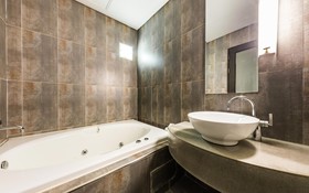 Nokbeon Hotel Galley