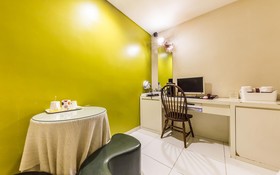 Nokbeon Hotel Galley