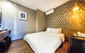 Nokbeon Hotel Galley