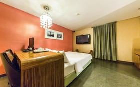 Nokbeon Hotel Galley