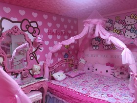 Pink  Bed And Breakfast Hostel