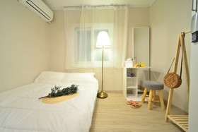 Season Helloworld House - Hostel
