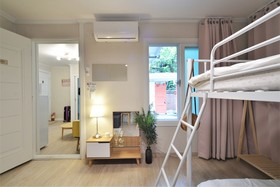Season Helloworld House - Hostel