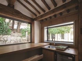 Side Hanok Residence