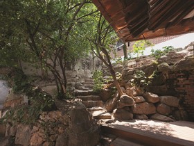 Side Hanok Residence