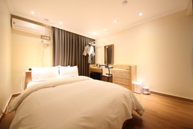 The Raum Hotel