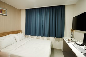 Top Hotel & Residence