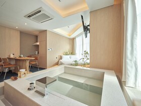 Uh Suite Seoul Square