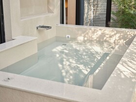 Uh Suite Seoul Square
