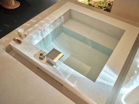 Uh Suite Seoul Square