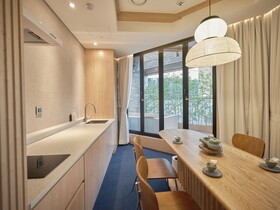 Uh Suite Seoul Square