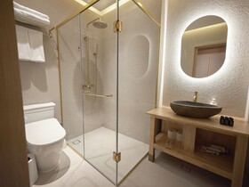 Uh Suite Seoul Square