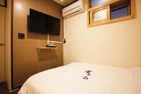 W mini hotel Hostel