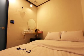 W mini hotel Hostel