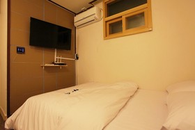 W mini hotel Hostel