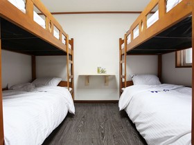 W mini hotel Hostel