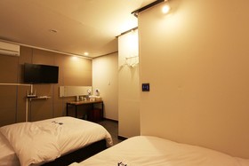 W mini hotel Hostel
