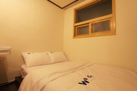 W mini hotel Hostel
