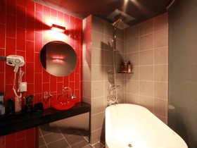 Y Hotel
