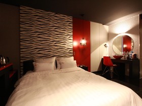 Y Hotel