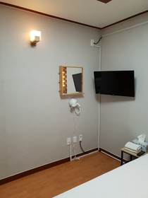 Young Stay Hostel