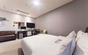 Oido Red Lighthouse Hotel
