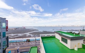 Oido Red Lighthouse Hotel