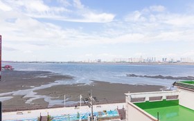 Oido Red Lighthouse Hotel