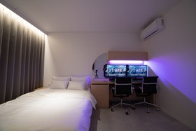 The Hyoosik Aank Hotel