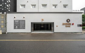 Wolgot Avenue S