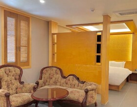 Mir Hotel