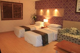 Hotel Amour & Symphony