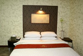 Hotel Amour & Symphony