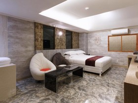 I.Y Hotel