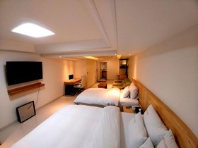 I.Y Hotel
