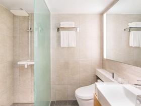 ibis Ambassador Suwon Hotel