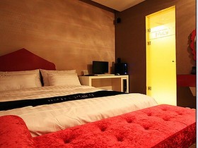 Lucy Motel