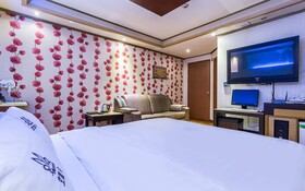 Suwon City Hall Station Soo