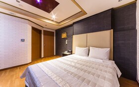 Suwon City Hall Station Soo