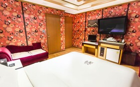 Suwon City Hall Station Soo