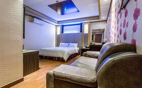 Suwon City Hall Station Soo